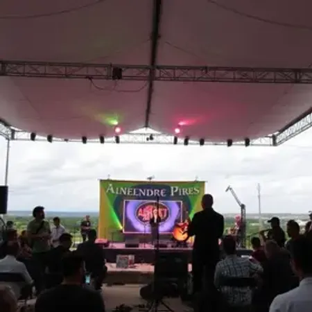 Araquari monta área coberta para show de Alexandre Pires nos 150 anos do município