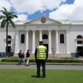 Câmara de Joinville aprova projeto que autoriza criação da Patrulha Maria da Penha