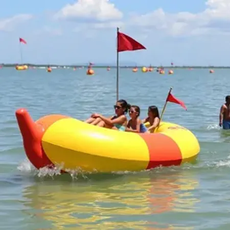 Atrações de Balneário Camboriú têm entrada gratuita para pais em agosto