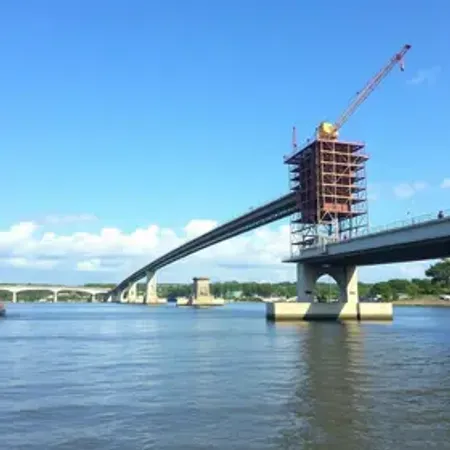 Prefeitura realiza novo lançamento de vigas da Ponte Anêmonas na segunda